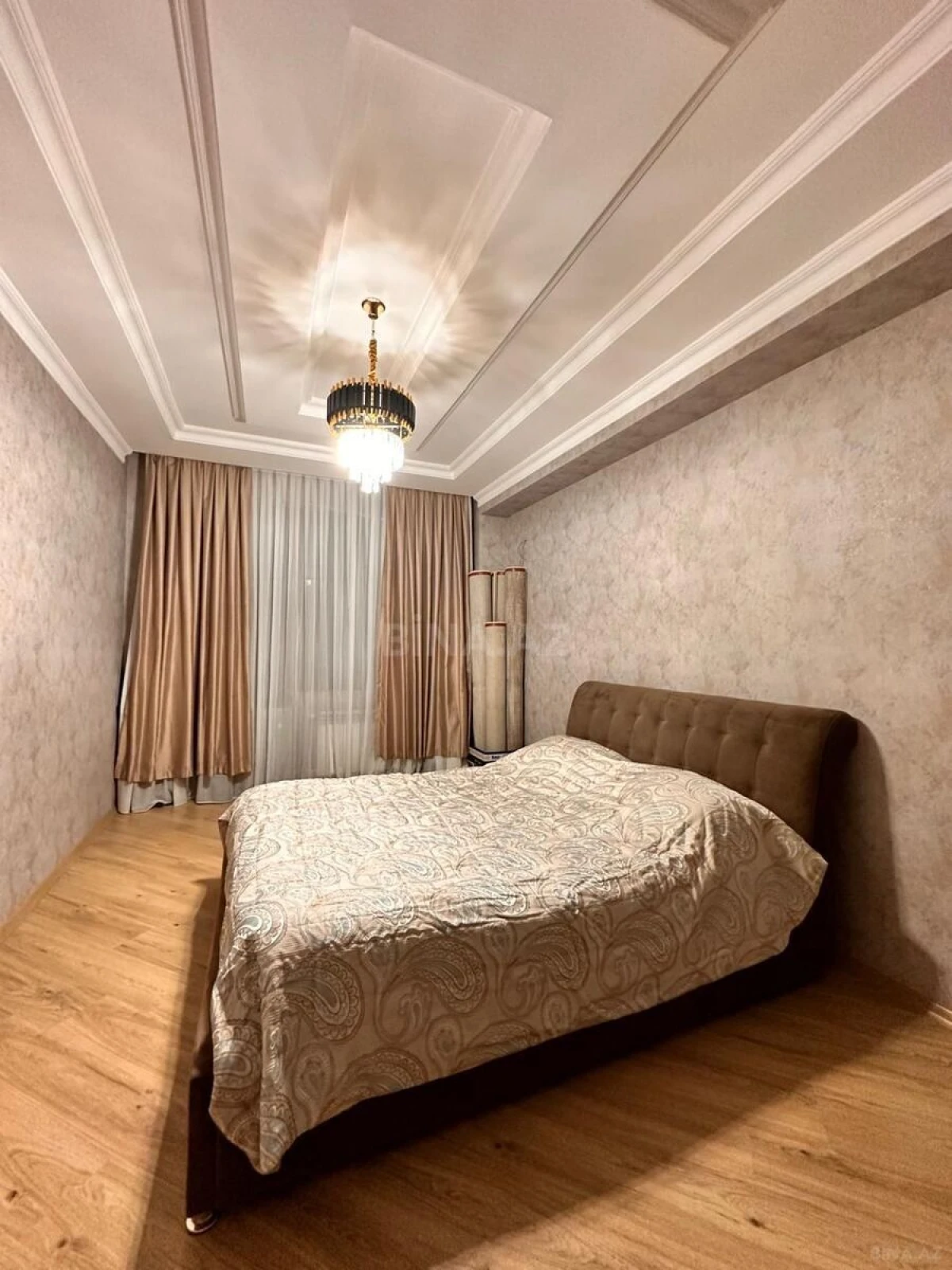 Kirayə verilir 2 otaqlı mənzil 100 m²