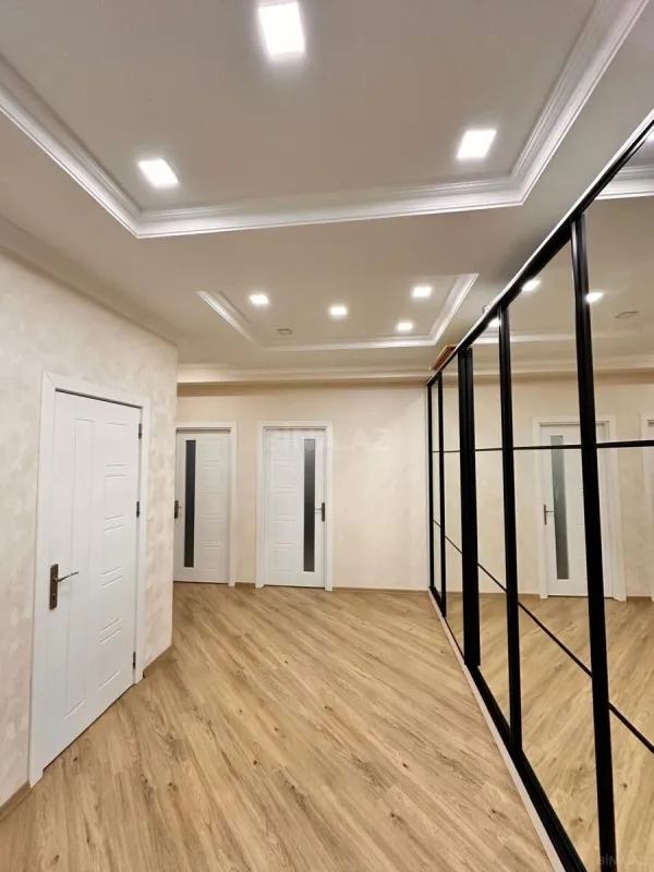 Kirayə verilir 2 otaqlı mənzil 100 m²