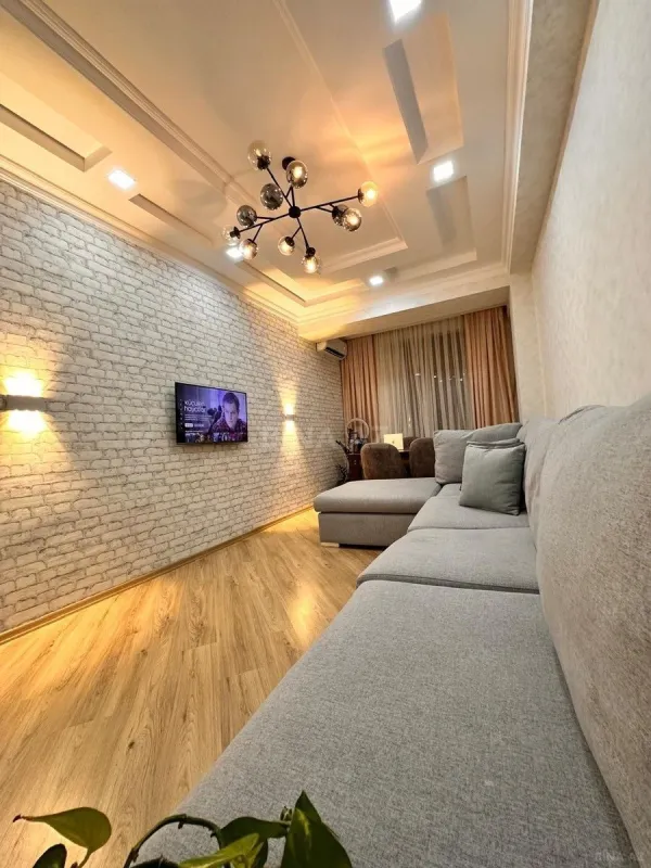 Kirayə verilir 2 otaqlı mənzil 100 m²