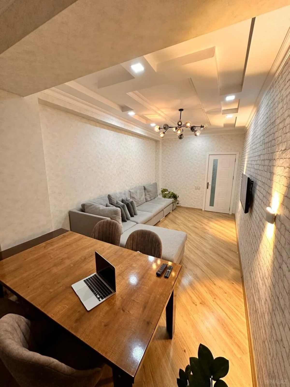 Kirayə verilir 2 otaqlı mənzil 100 m²