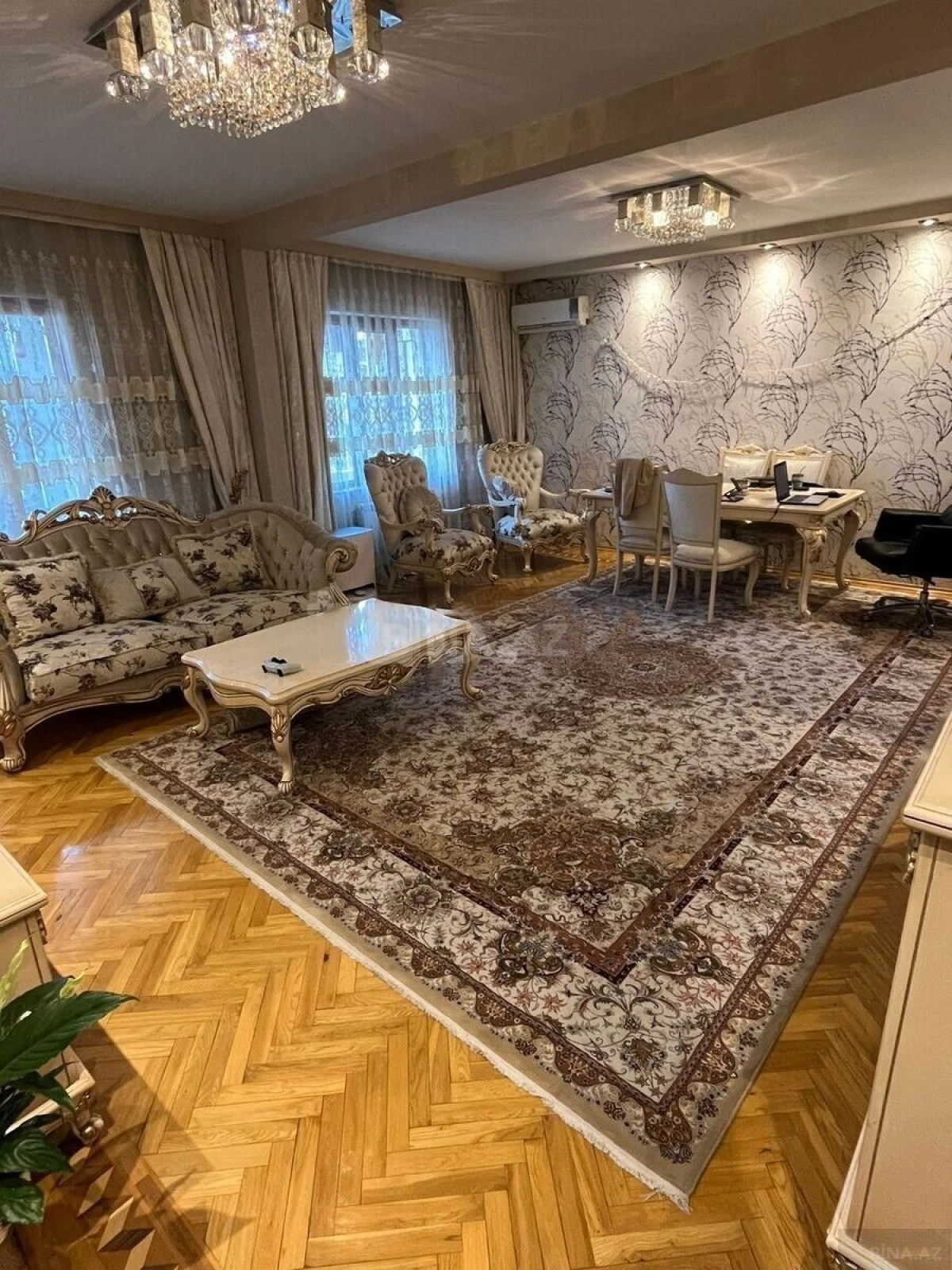 Satılır 5 otaqlı mənzil 120 m²