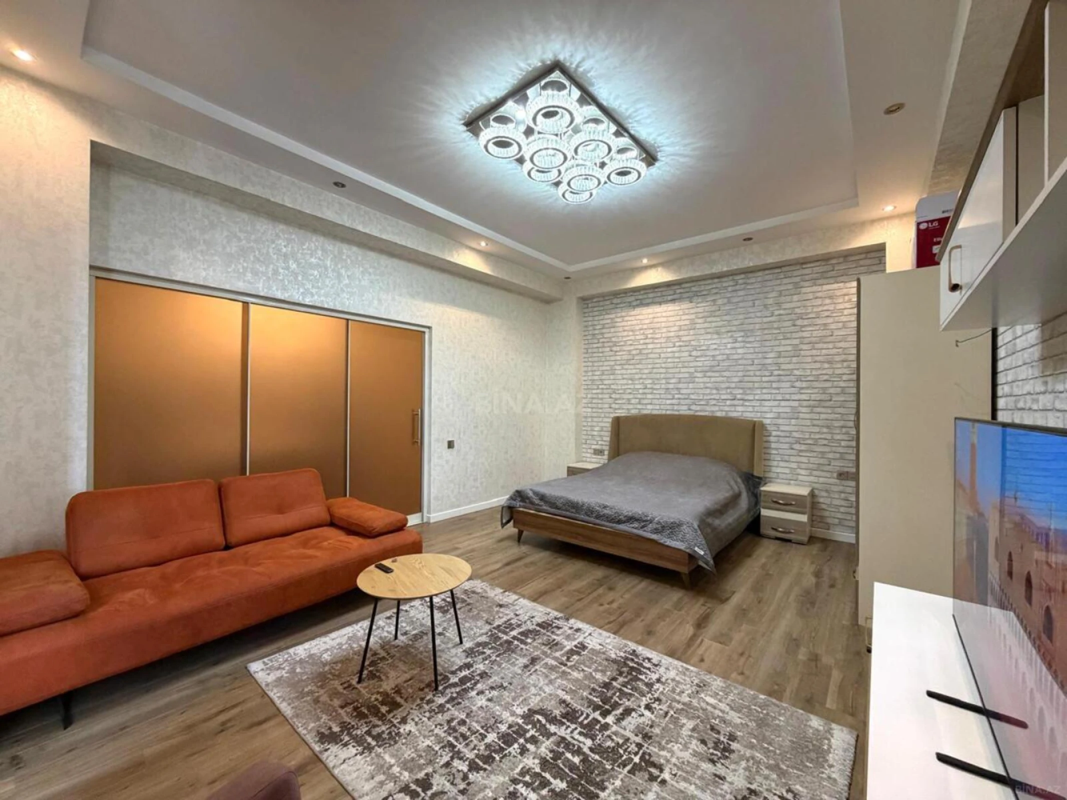 Kirayə verilir 1 otaqlı mənzil 55 m²