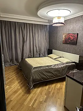 Kirayə verilir 3 otaqlı mənzil 134 m²