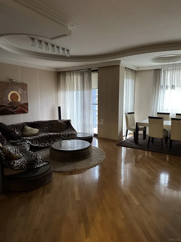 Kirayə verilir 3 otaqlı mənzil 134 m²