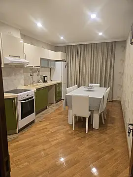 Satılır 4 otaqlı mənzil 120 m²