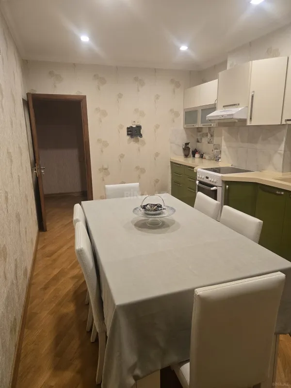 Satılır 4 otaqlı mənzil 120 m²