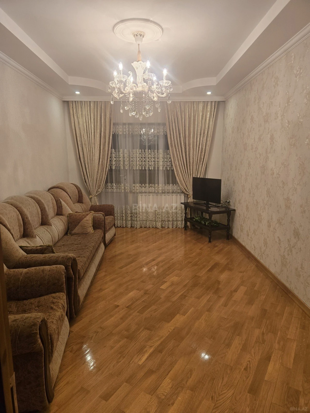 Satılır 4 otaqlı mənzil 120 m²