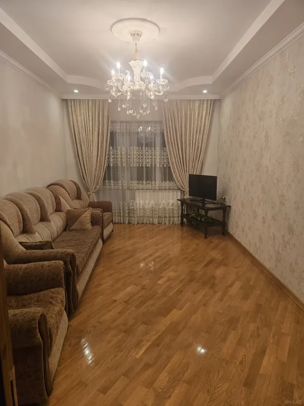Satılır 4 otaqlı mənzil 120 m²