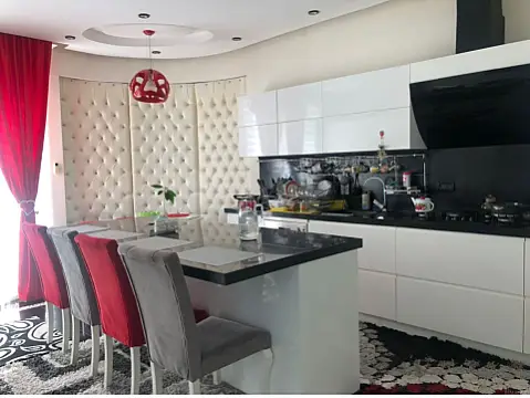Kirayə verilir 4 otaqlı mənzil 200 m²
