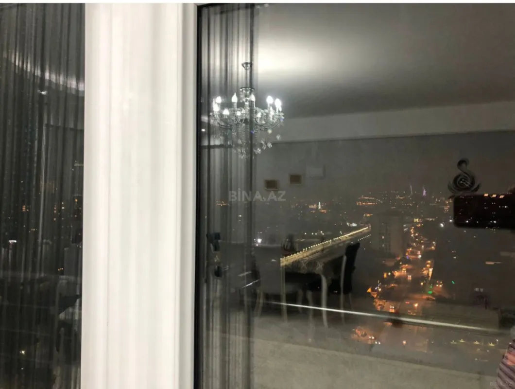 Kirayə verilir 4 otaqlı mənzil 200 m²