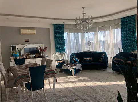 Kirayə verilir 4 otaqlı mənzil 200 m²