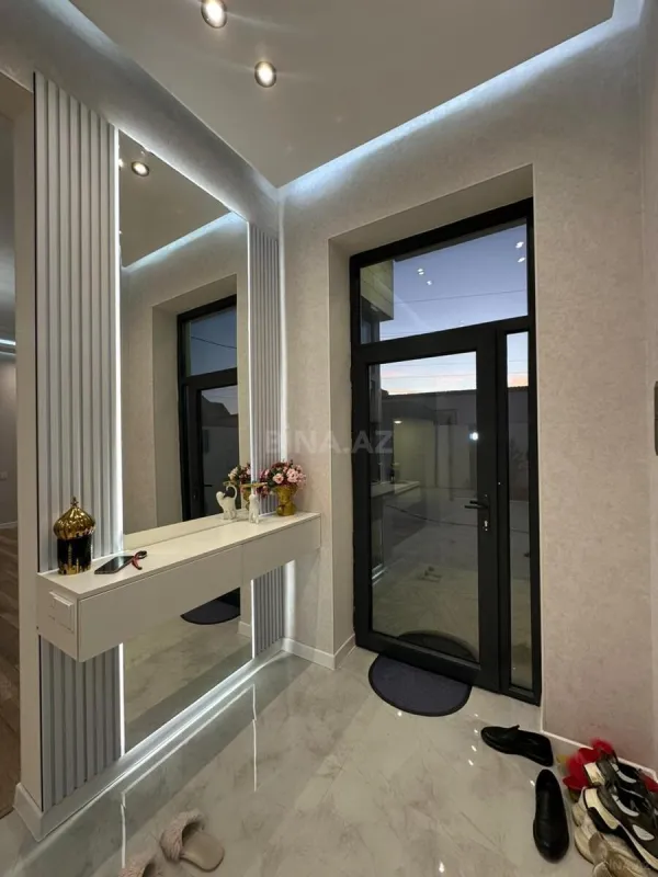 Satılır 4 otaqlı həyət evi 200 m²