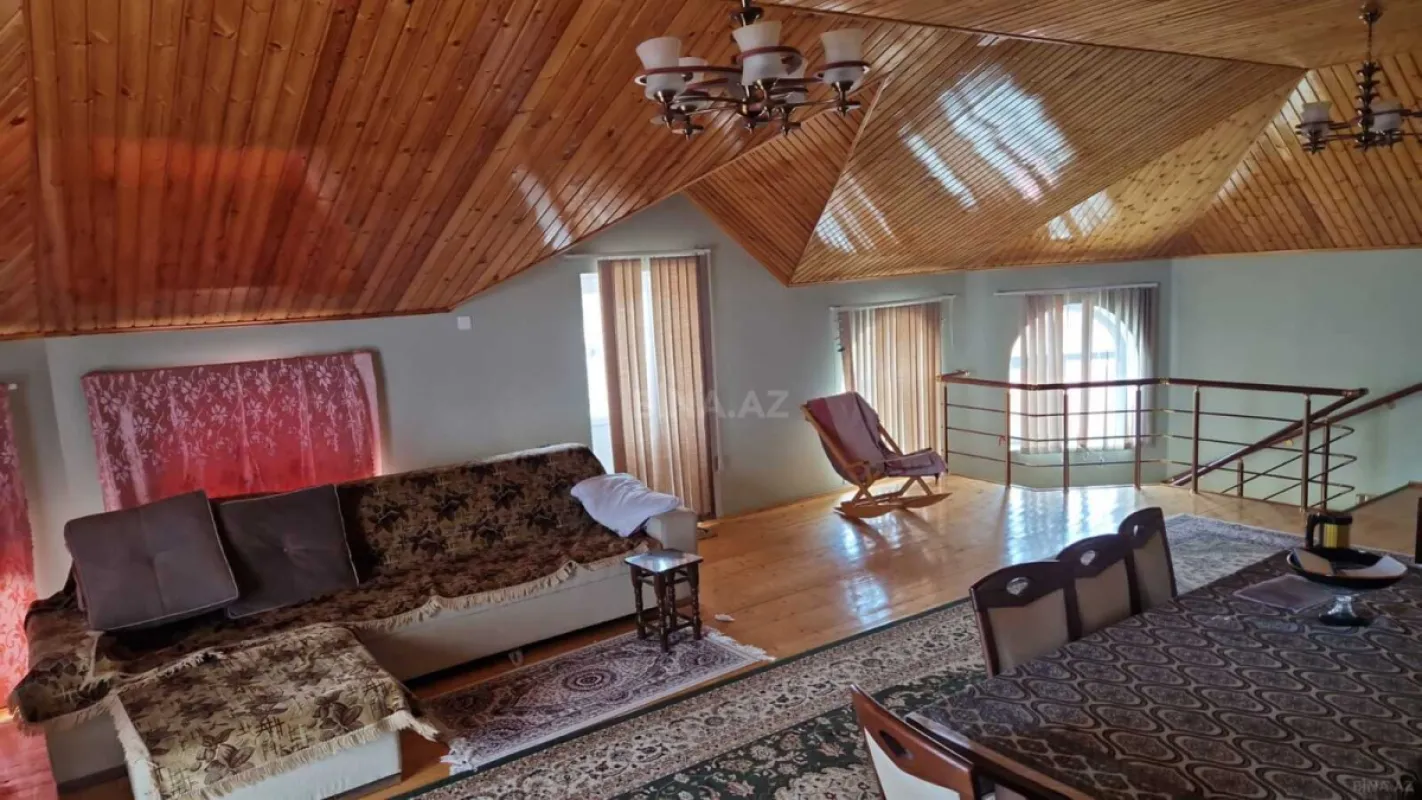 Satılır 5 otaqlı həyət evi 350 m²