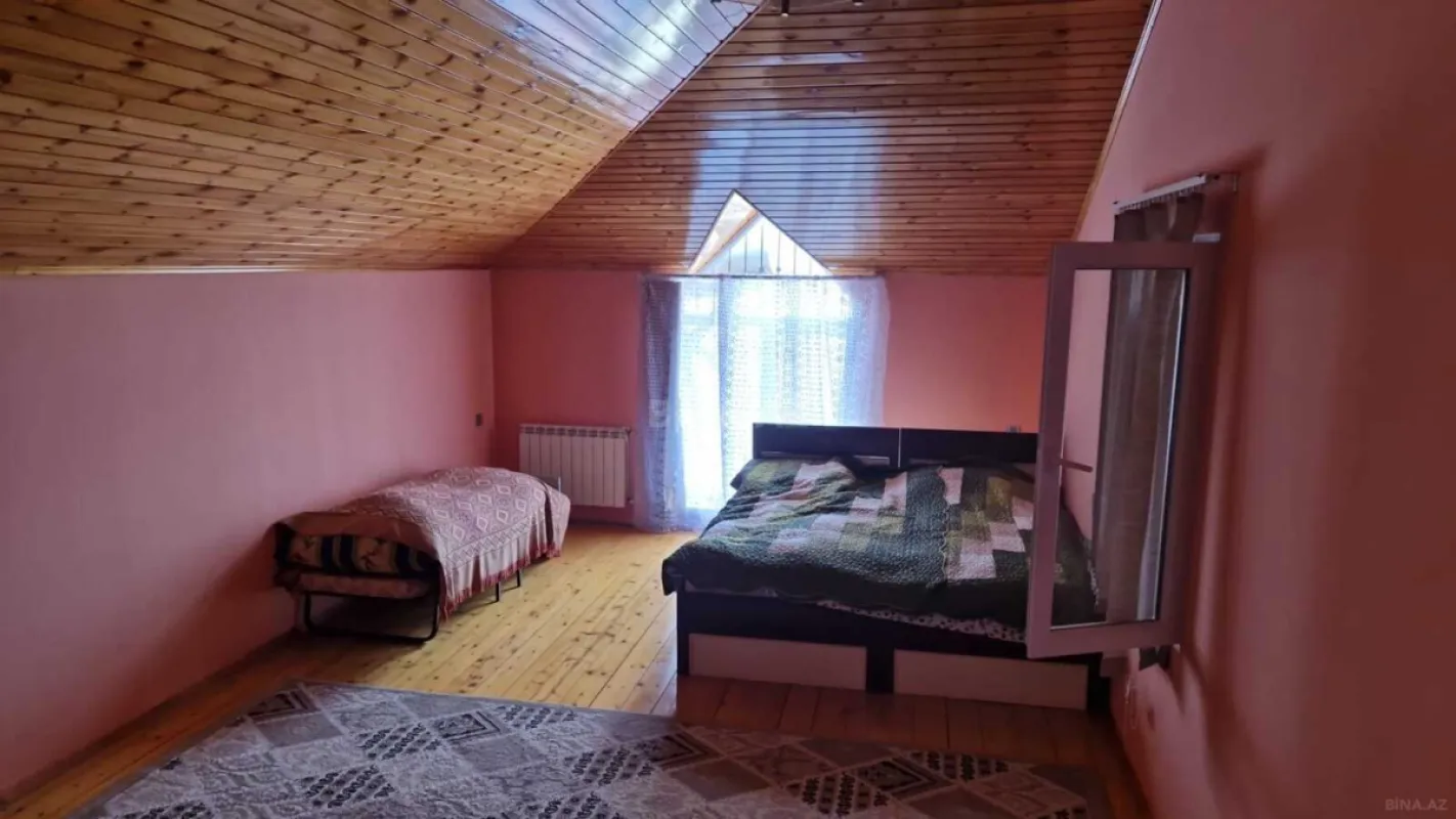 Satılır 5 otaqlı həyət evi 350 m²