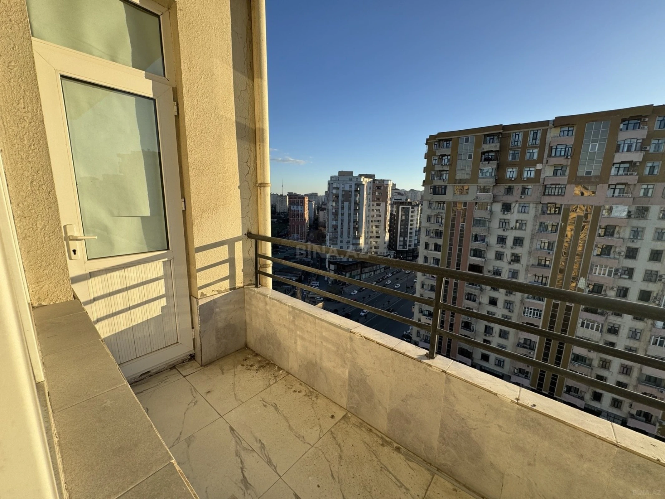 Kirayə verilir 2 otaqlı mənzil 90 m²