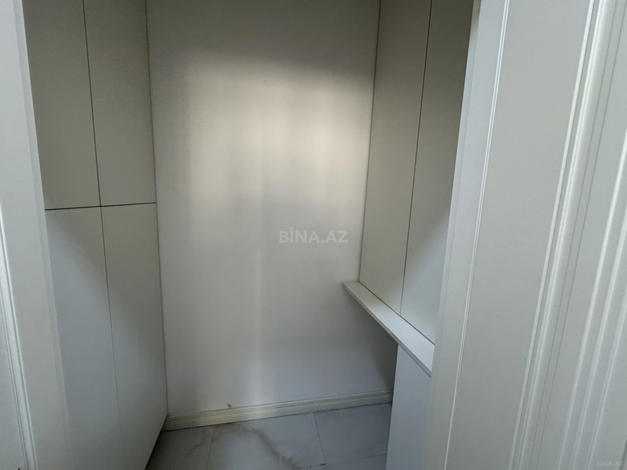 Kirayə verilir 2 otaqlı mənzil 90 m²