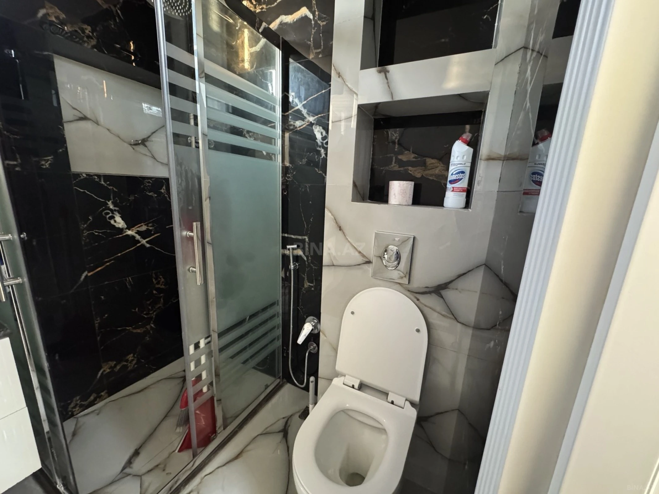 Kirayə verilir 2 otaqlı mənzil 90 m²