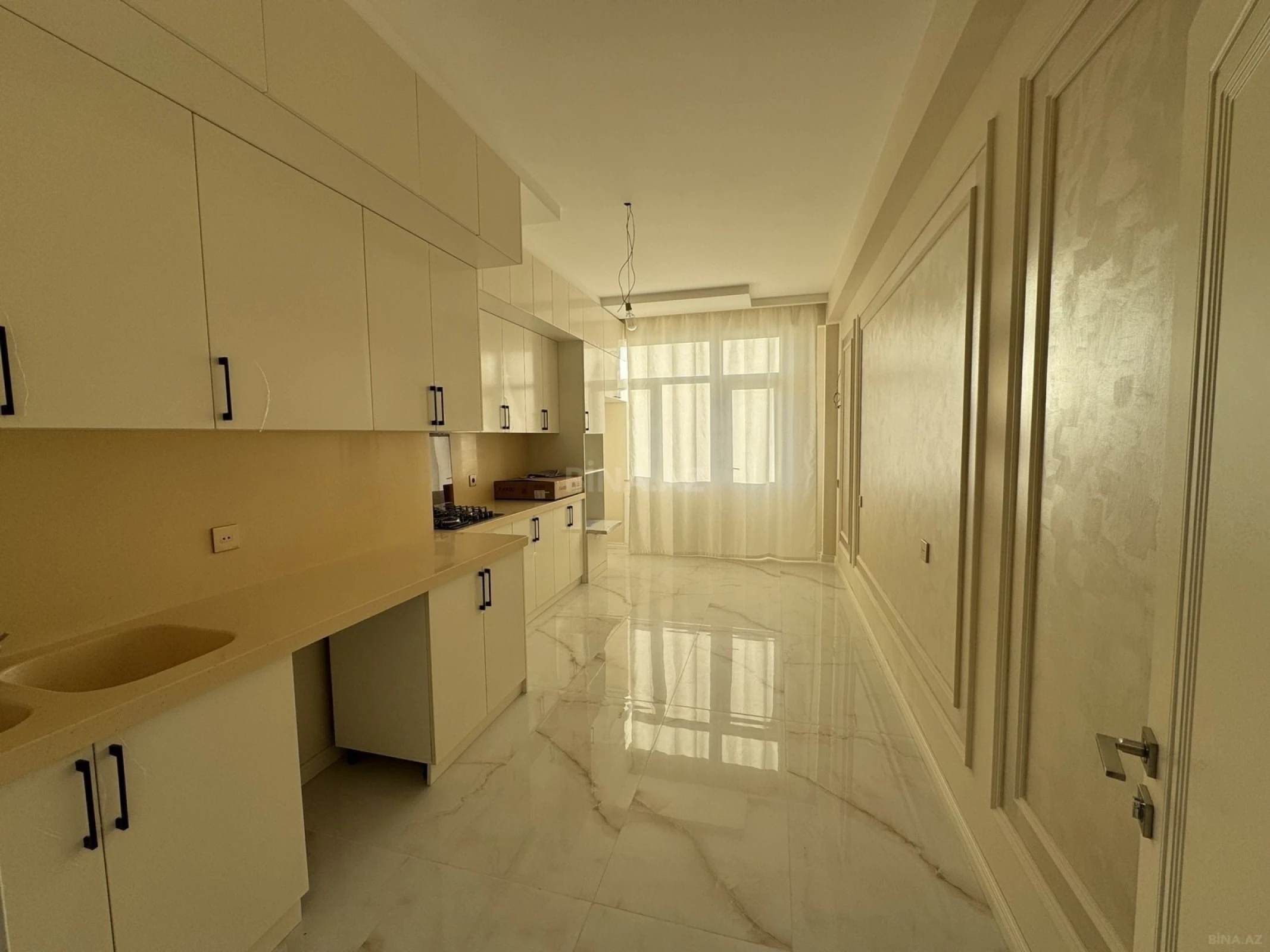 Kirayə verilir 2 otaqlı mənzil 90 m²