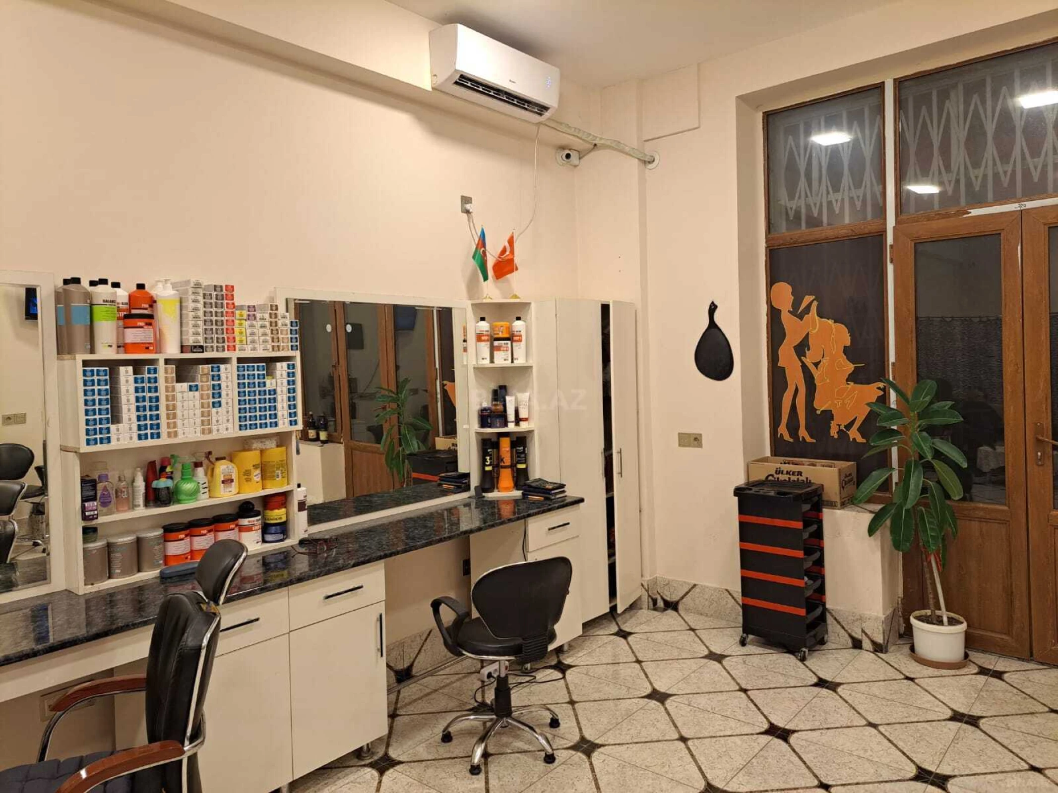 Satılır obyekt 48 m²