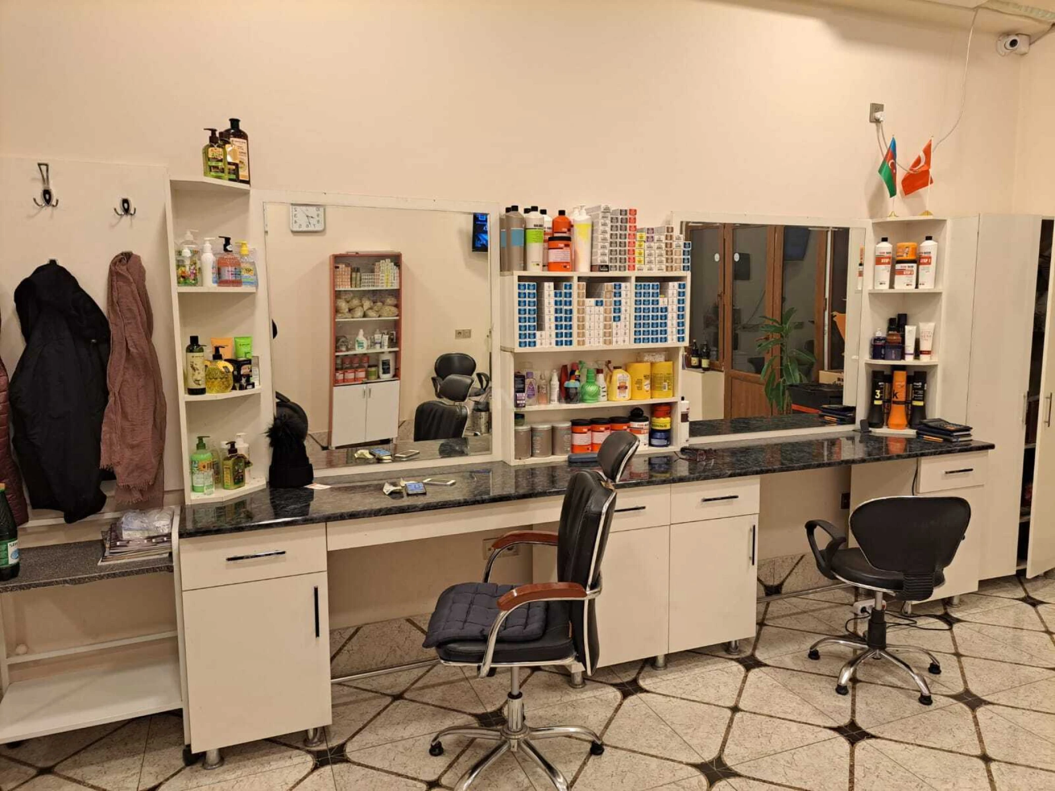 Satılır obyekt 48 m²