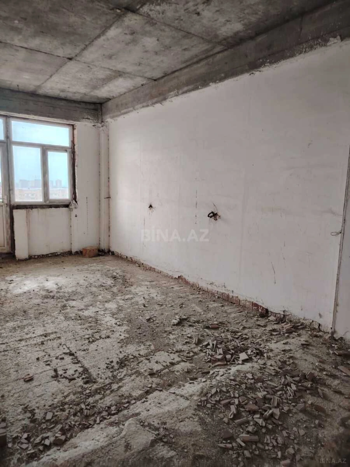 Satılır 3 otaqlı mənzil 130 m²