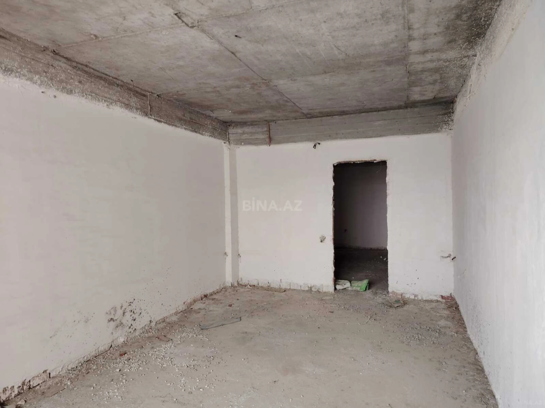 Satılır 3 otaqlı mənzil 130 m²