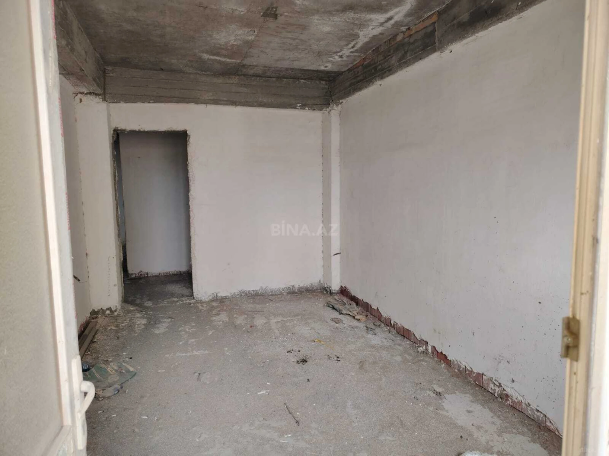 Satılır 3 otaqlı mənzil 130 m²