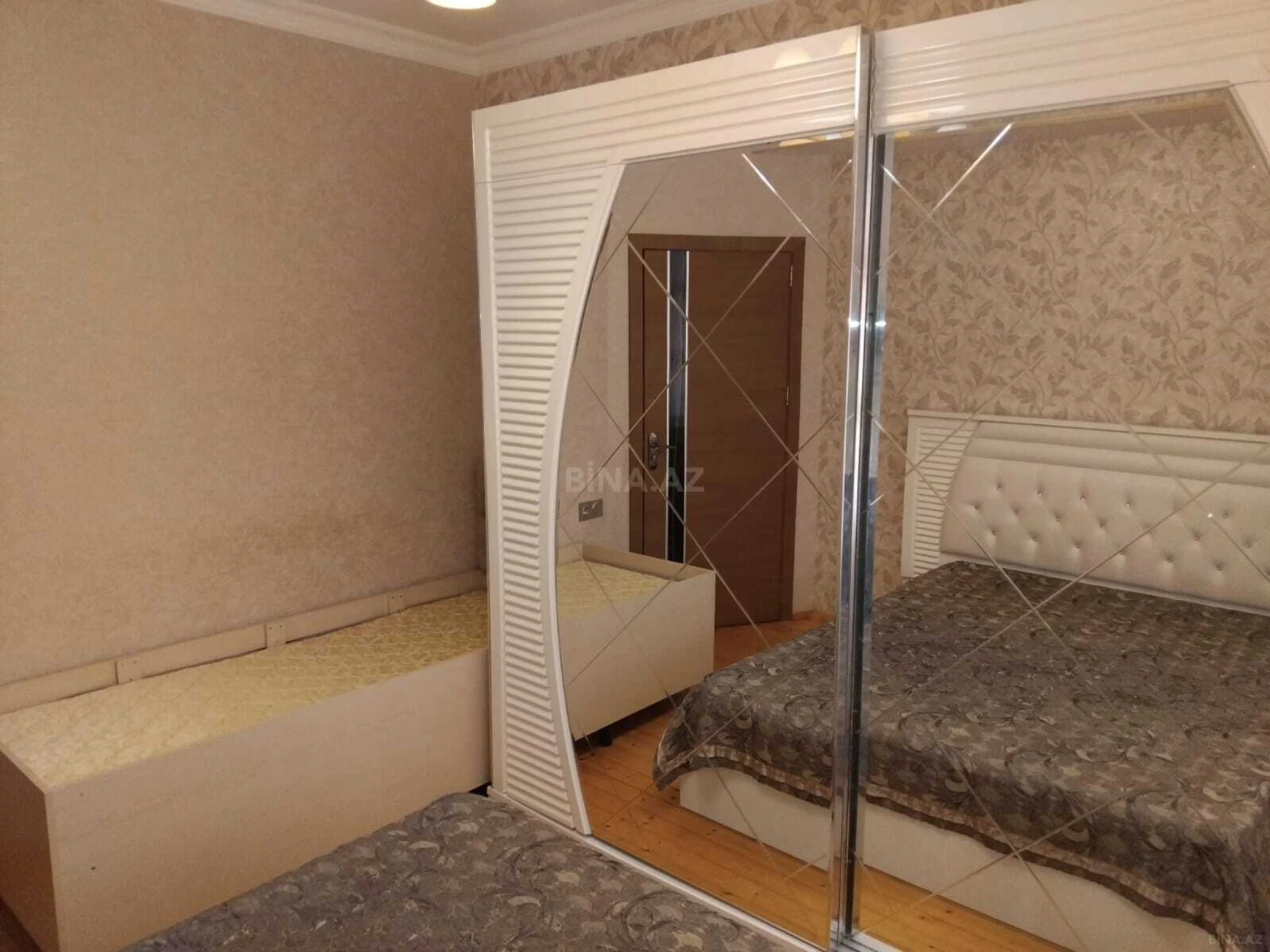 Kirayə verilir 2 otaqlı mənzil 65 m²