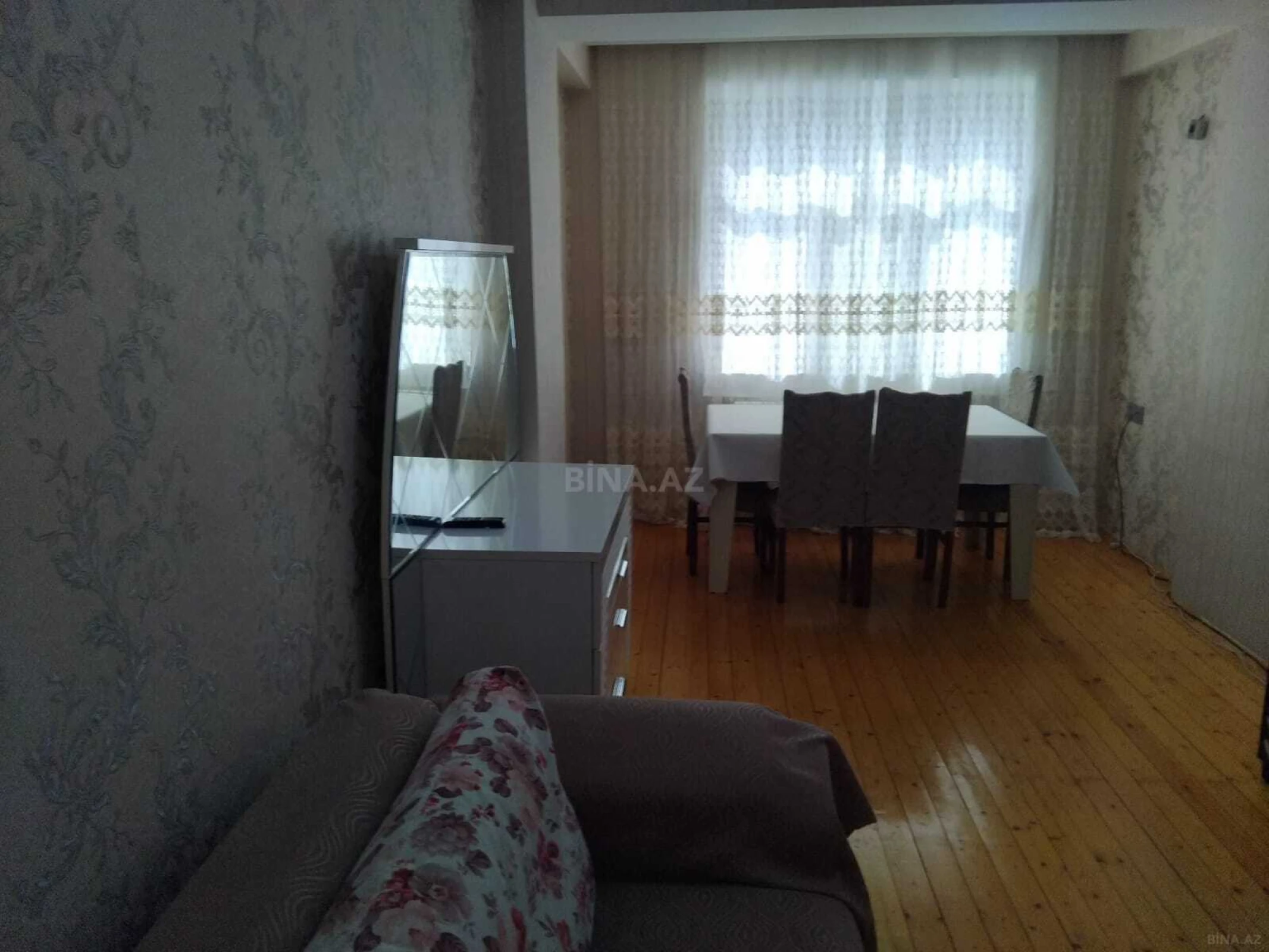 Kirayə verilir 2 otaqlı mənzil 65 m²