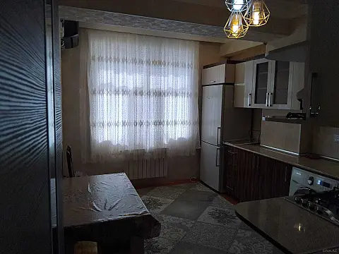 Kirayə verilir 2 otaqlı mənzil 65 m²
