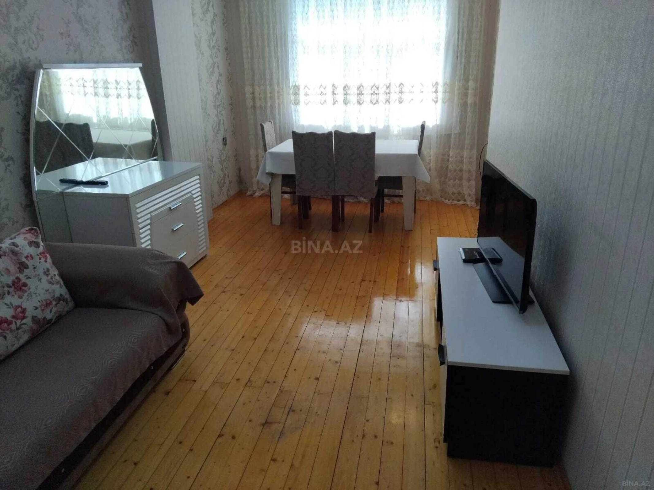 Kirayə verilir 2 otaqlı mənzil 65 m²