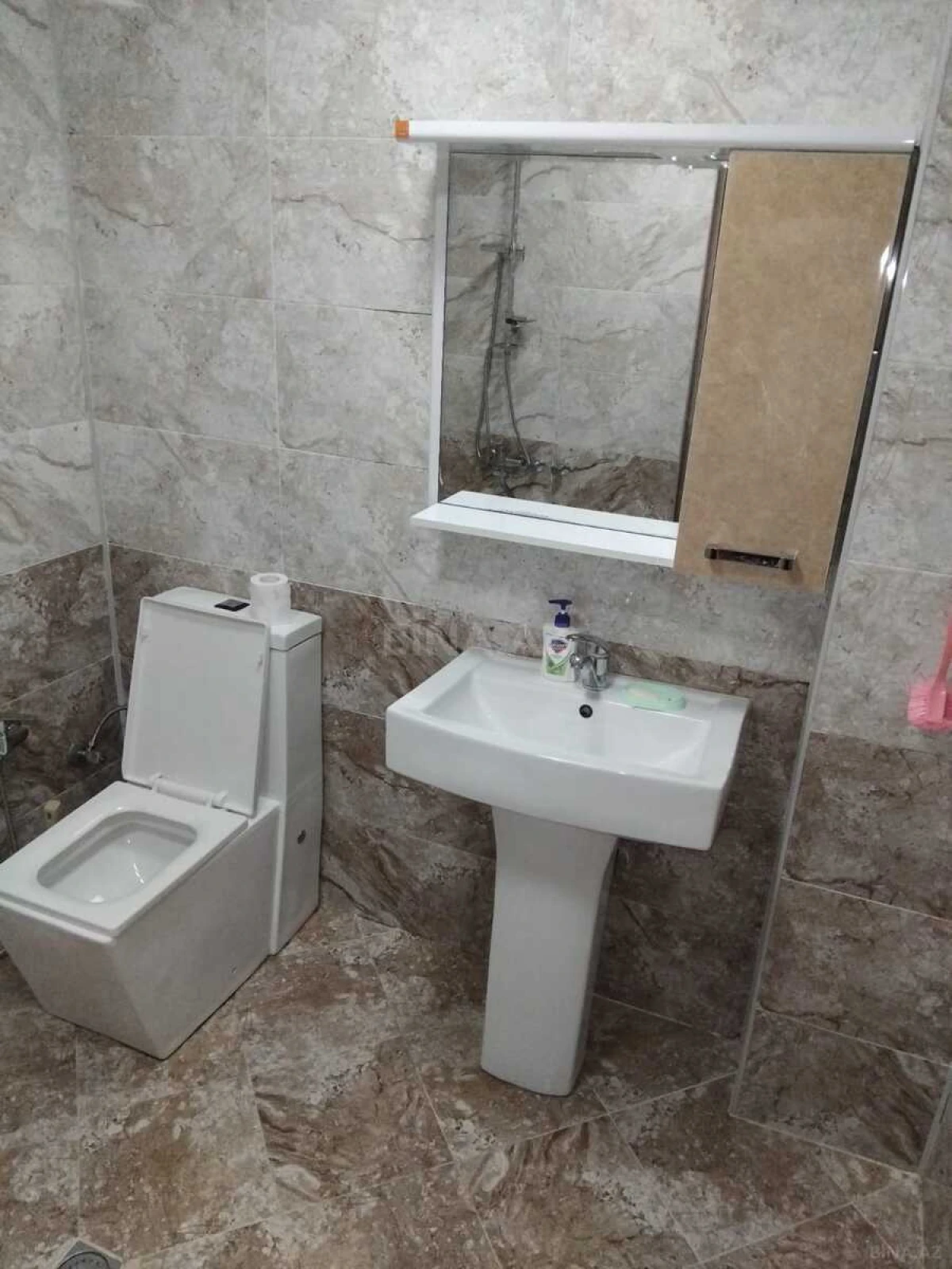 Kirayə verilir 2 otaqlı mənzil 65 m²