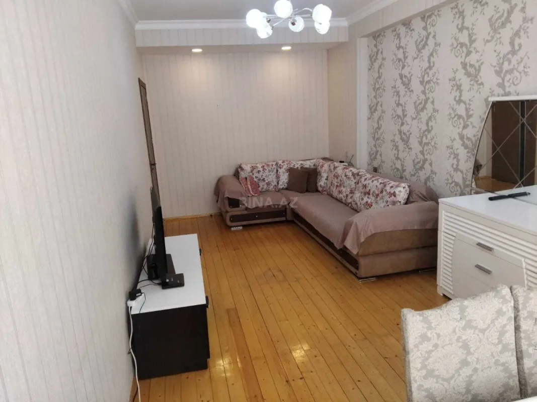 Kirayə verilir 2 otaqlı mənzil 65 m²