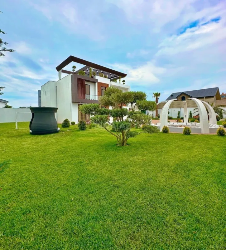 Kirayə verilir 6 otaqlı həyət evi 500 m²