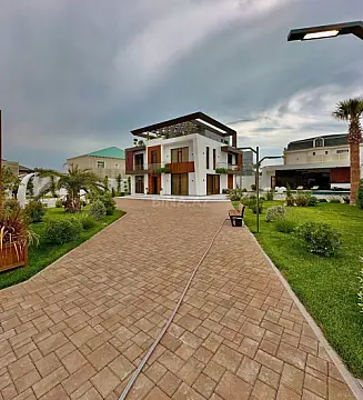 Kirayə verilir 6 otaqlı həyət evi 500 m²