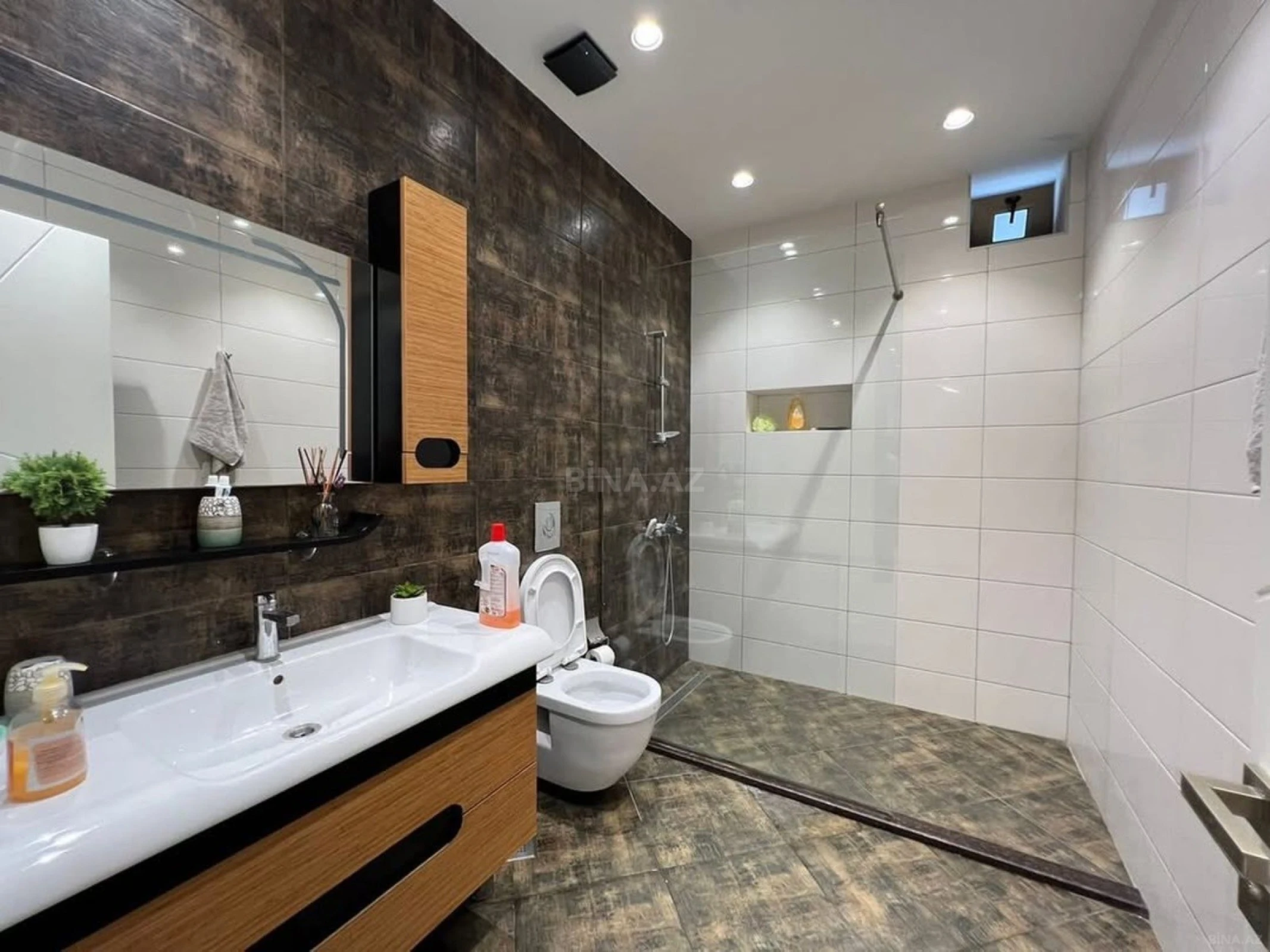 Kirayə verilir 5 otaqlı həyət evi 400 m²