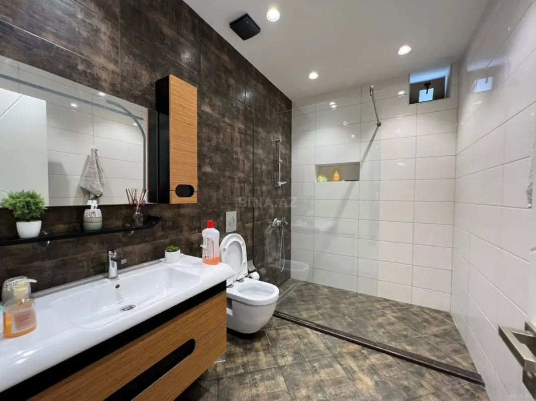 Kirayə verilir 5 otaqlı həyət evi 400 m²