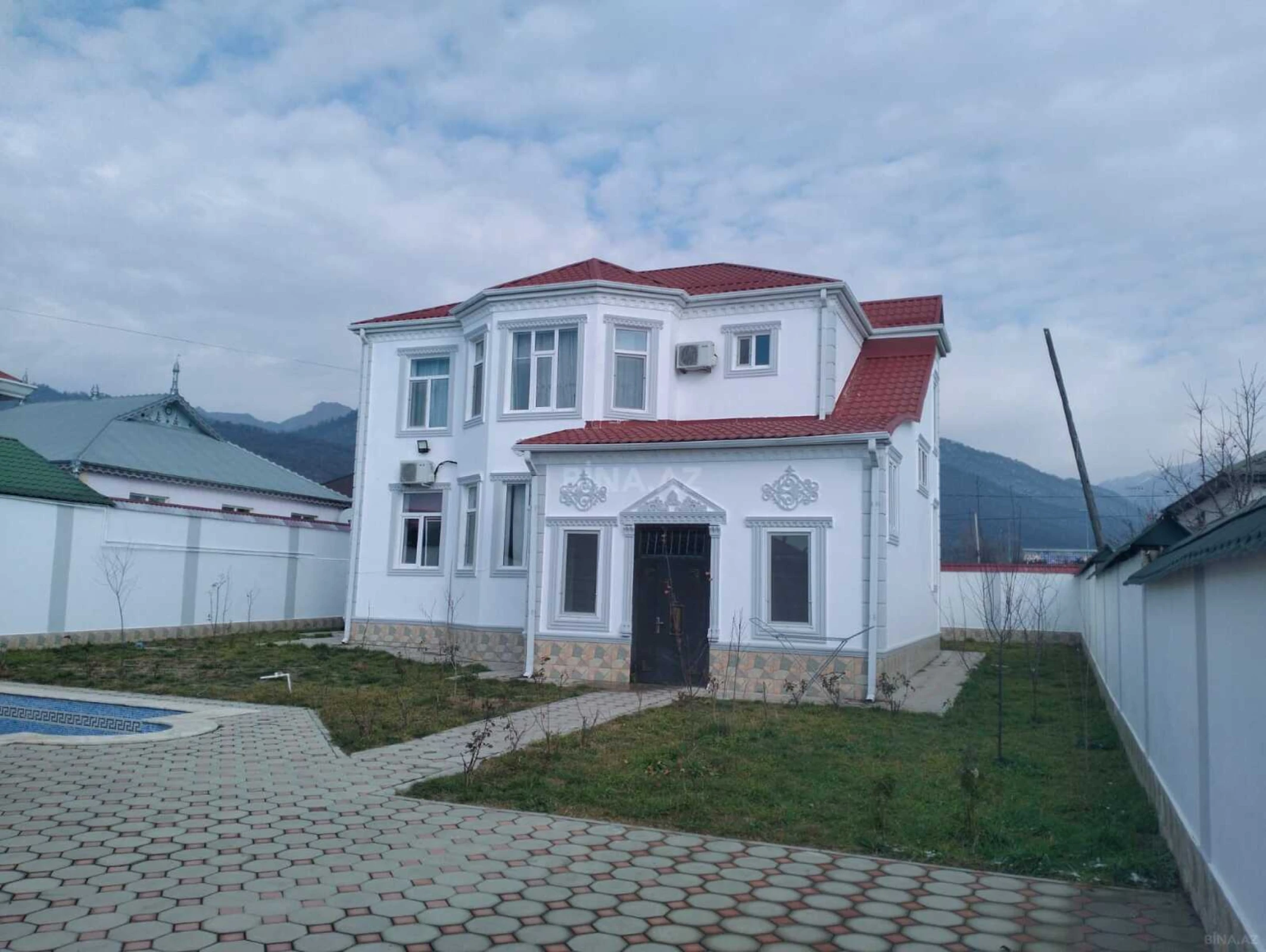 Kirayə verilir 5 otaqlı həyət evi 180 m²