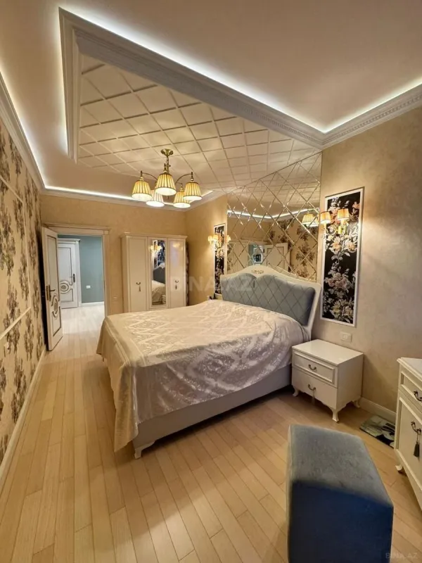Satılır 3 otaqlı mənzil 110 m²