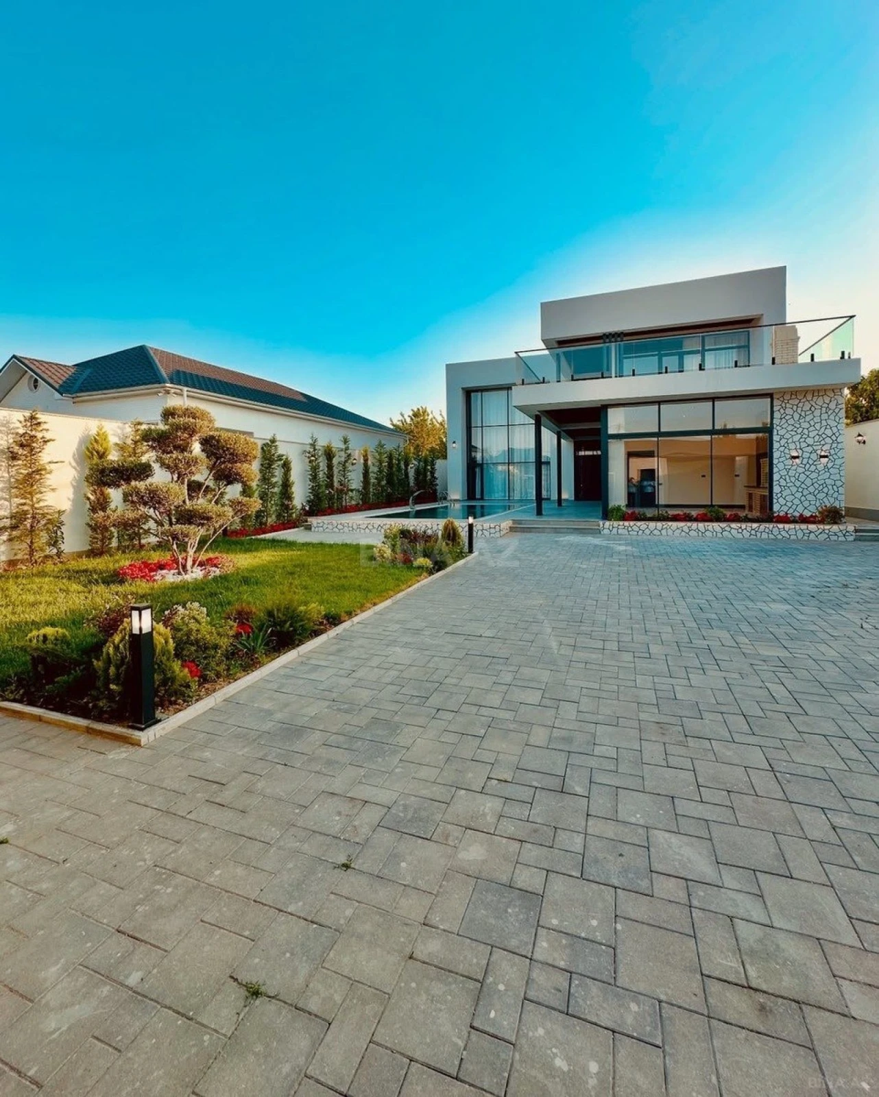 Kirayə verilir 5 otaqlı həyət evi 350 m²