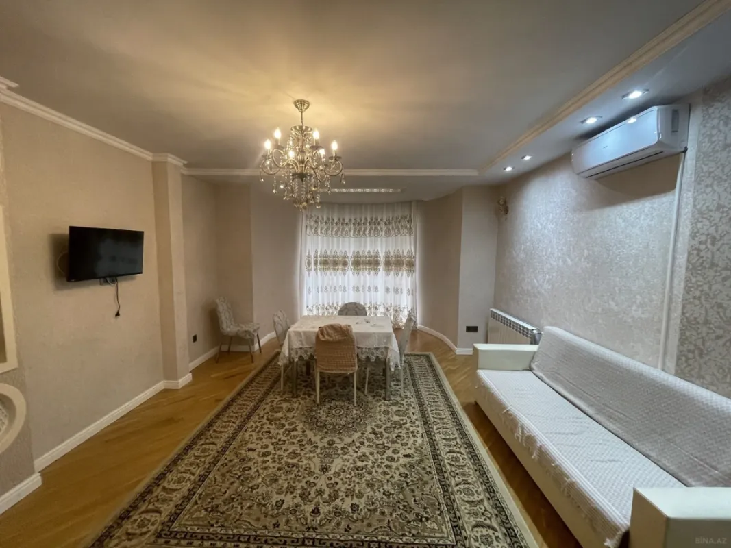 Kirayə verilir 2 otaqlı mənzil 68 m²