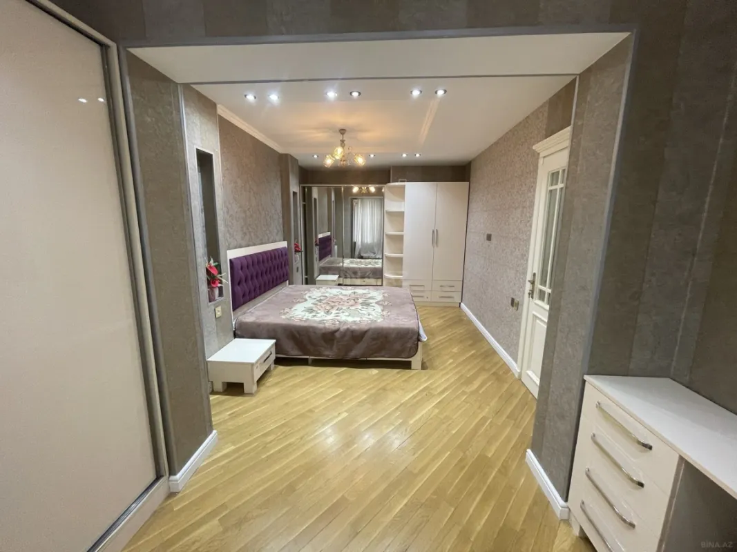 Kirayə verilir 2 otaqlı mənzil 68 m²