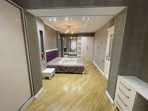 Kirayə verilir 2 otaqlı mənzil 68 m²