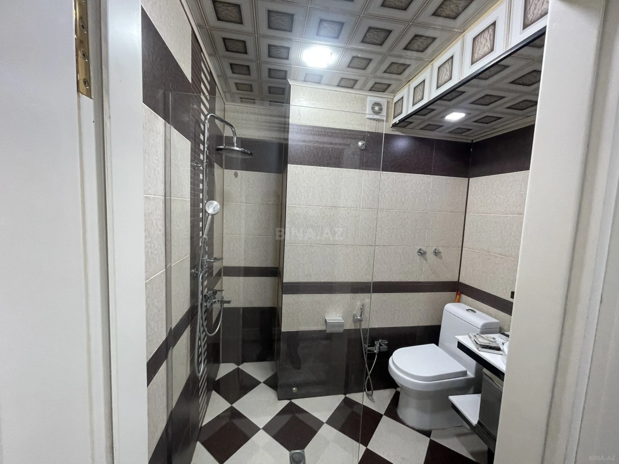 Kirayə verilir 2 otaqlı mənzil 68 m²