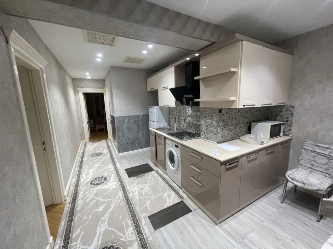 Kirayə verilir 2 otaqlı mənzil 68 m²