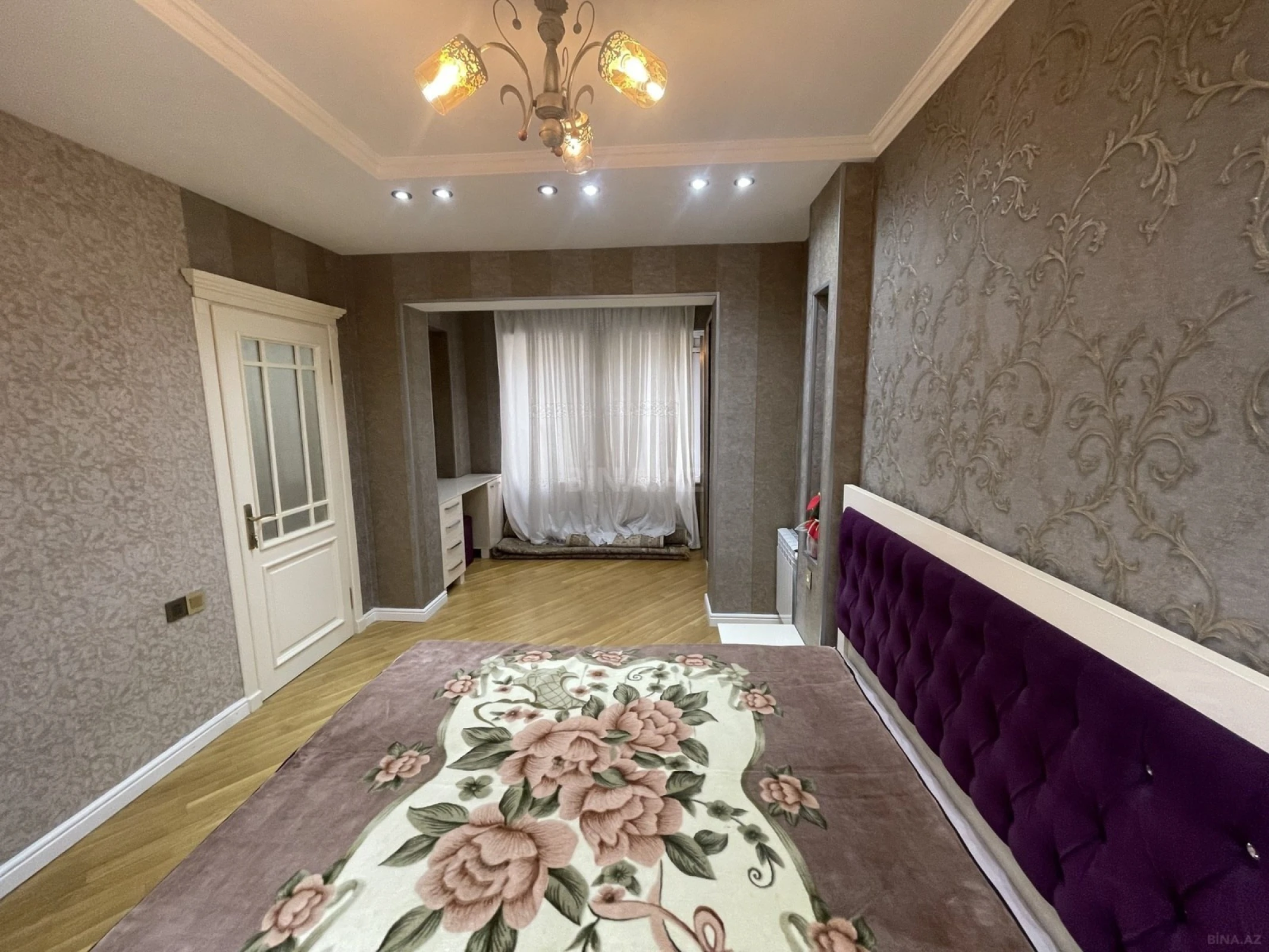 Kirayə verilir 2 otaqlı mənzil 68 m²