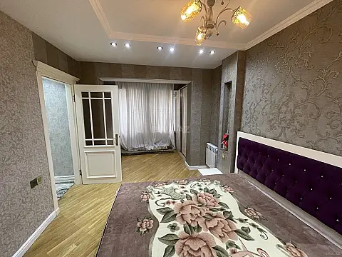 Kirayə verilir 2 otaqlı mənzil 68 m²
