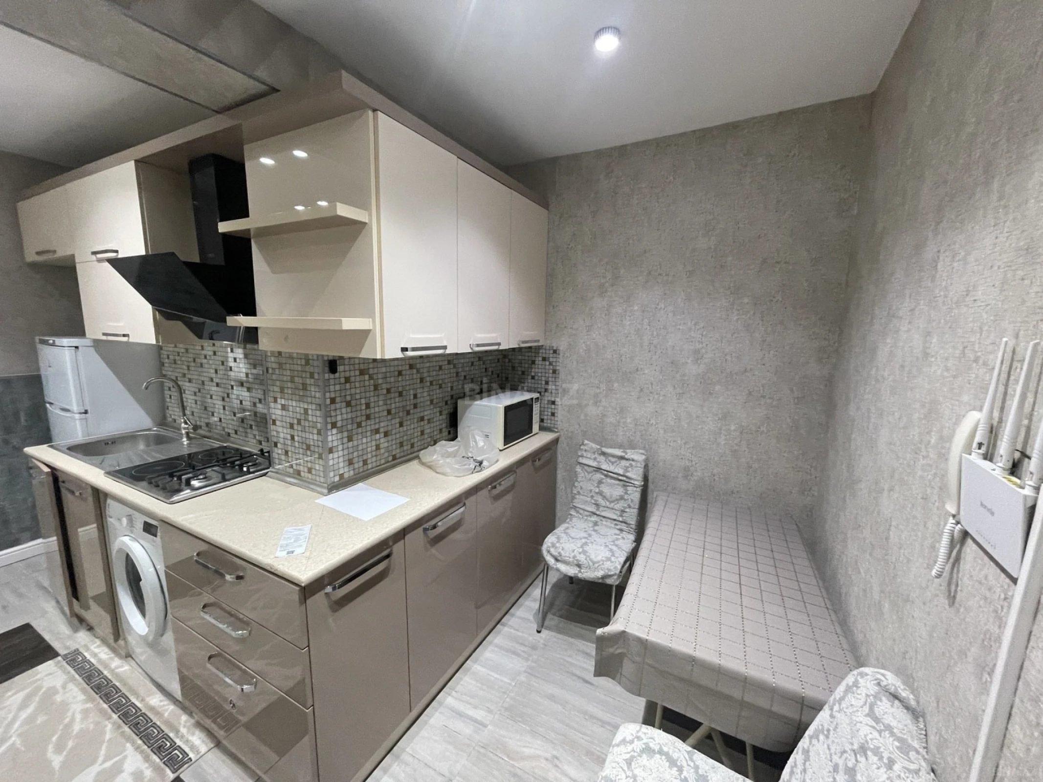 Kirayə verilir 2 otaqlı mənzil 68 m²