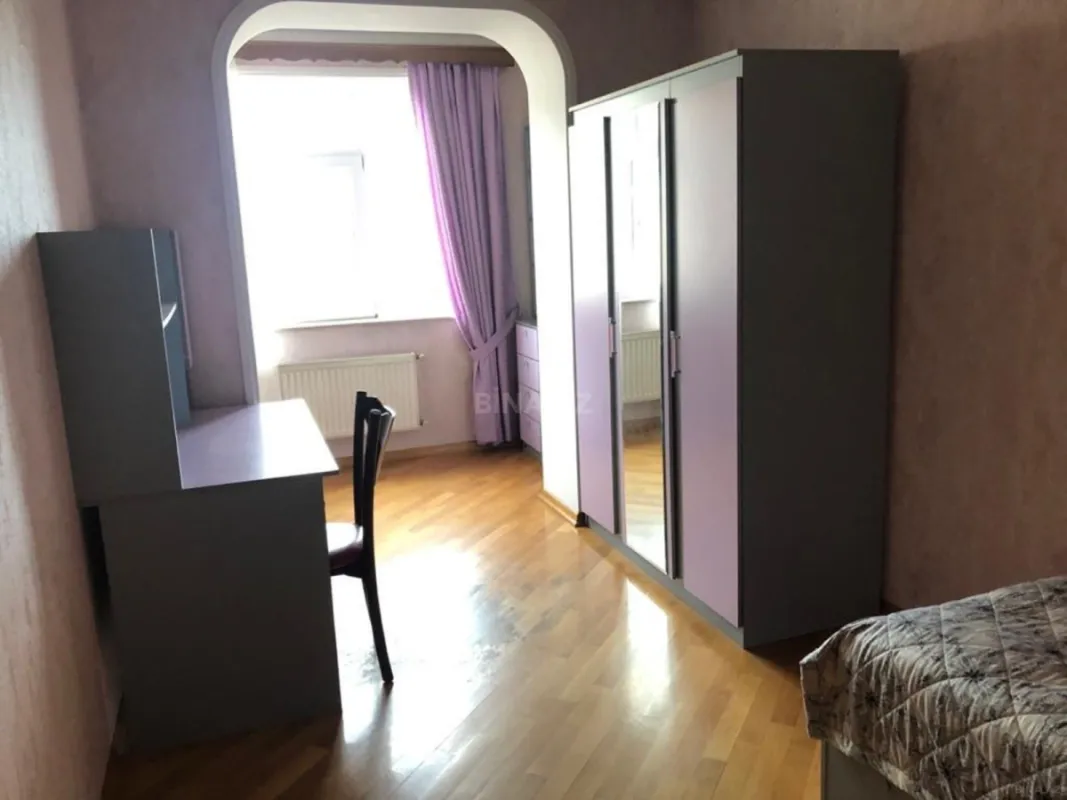 Satılır 4 otaqlı mənzil 95 m²
