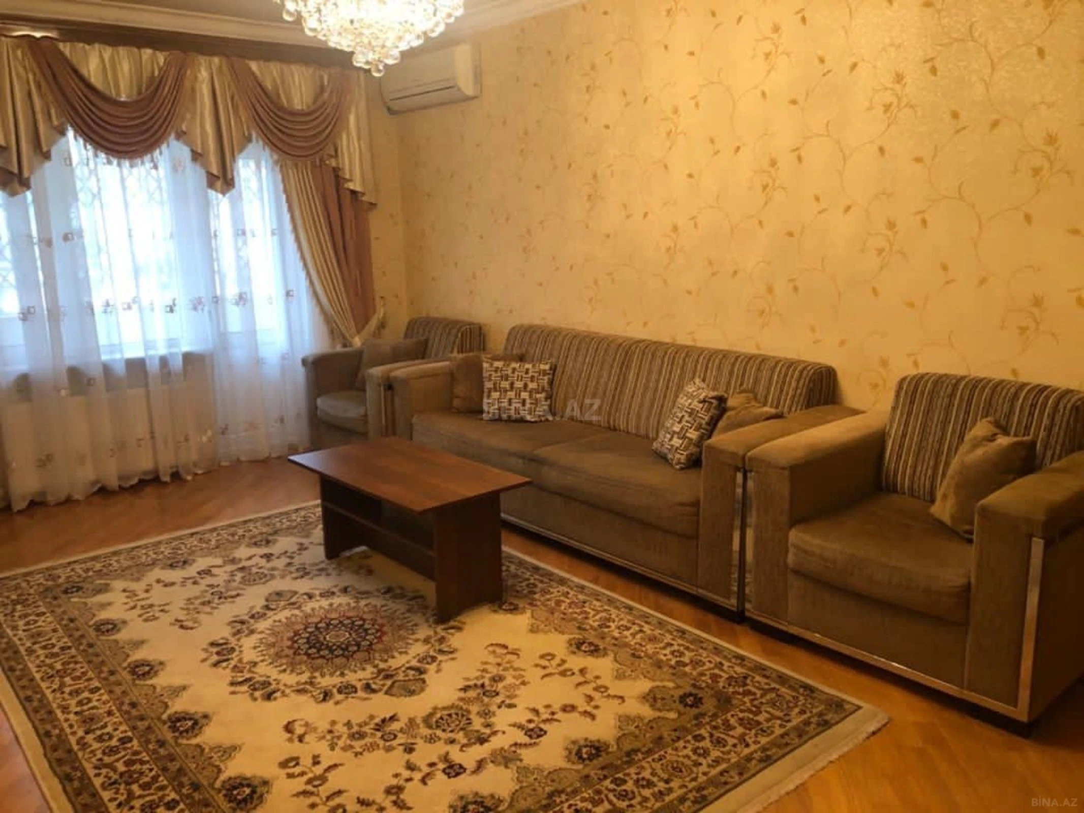 Satılır 4 otaqlı mənzil 95 m²